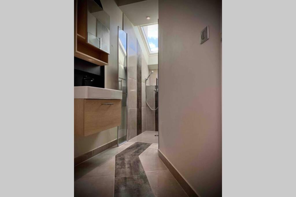Ile Apartment *